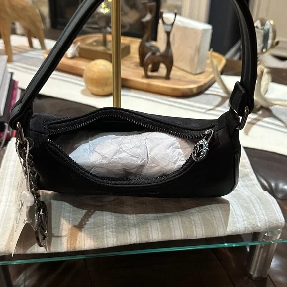 Authentic Valentino Orlandi Shoulder Bag, Style V-3105 in Black NWT & Uncarried